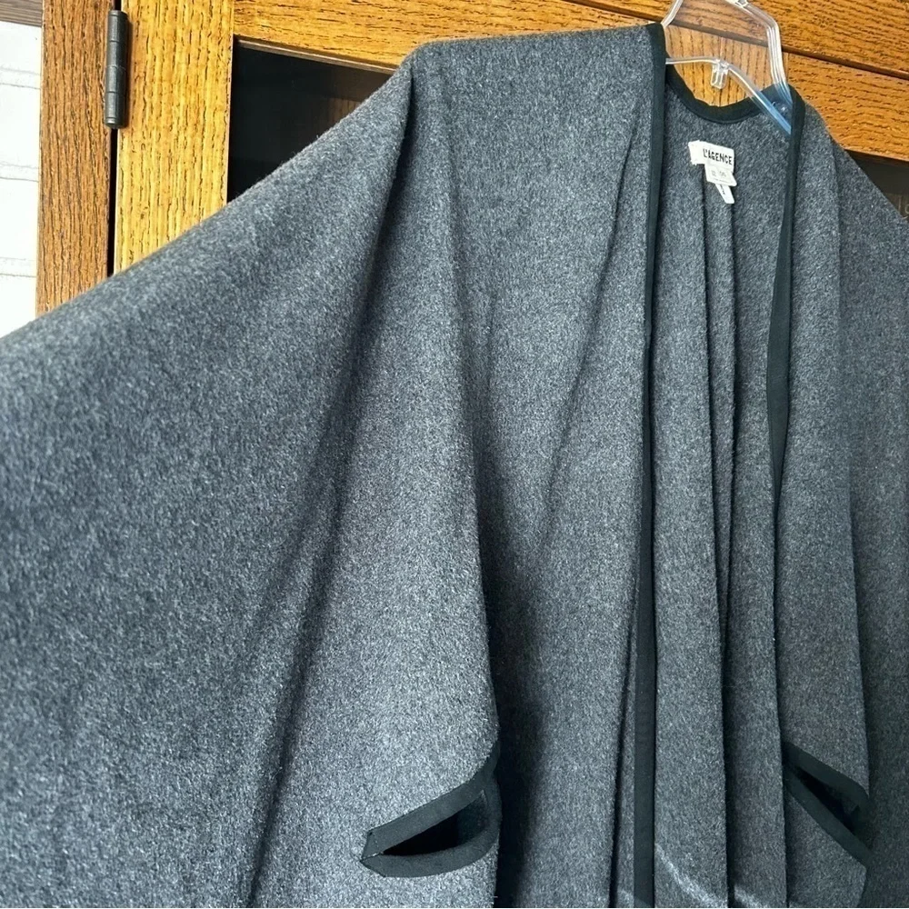 L’AGENCE Wool / Cashmere Fringed Gray Cape | One Size